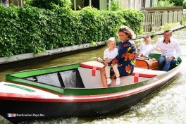 Louer un bateau-musée aux Pays-Bas