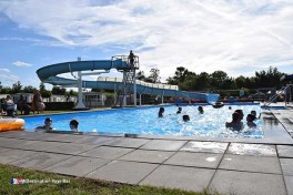 Camping avec Piscine couverte et en plein air aux Pays-Bas