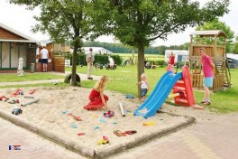 Camping Pays-Bas aires de jeux et karts à pédales pour enfants