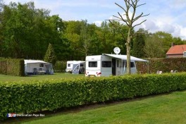 Le Camping Heidehof Pays-Bas permet aussi la location d’une cabane de luxe située sur un emplacement  calme avec une vue magnifique sur les terres agricoles du Limbourg